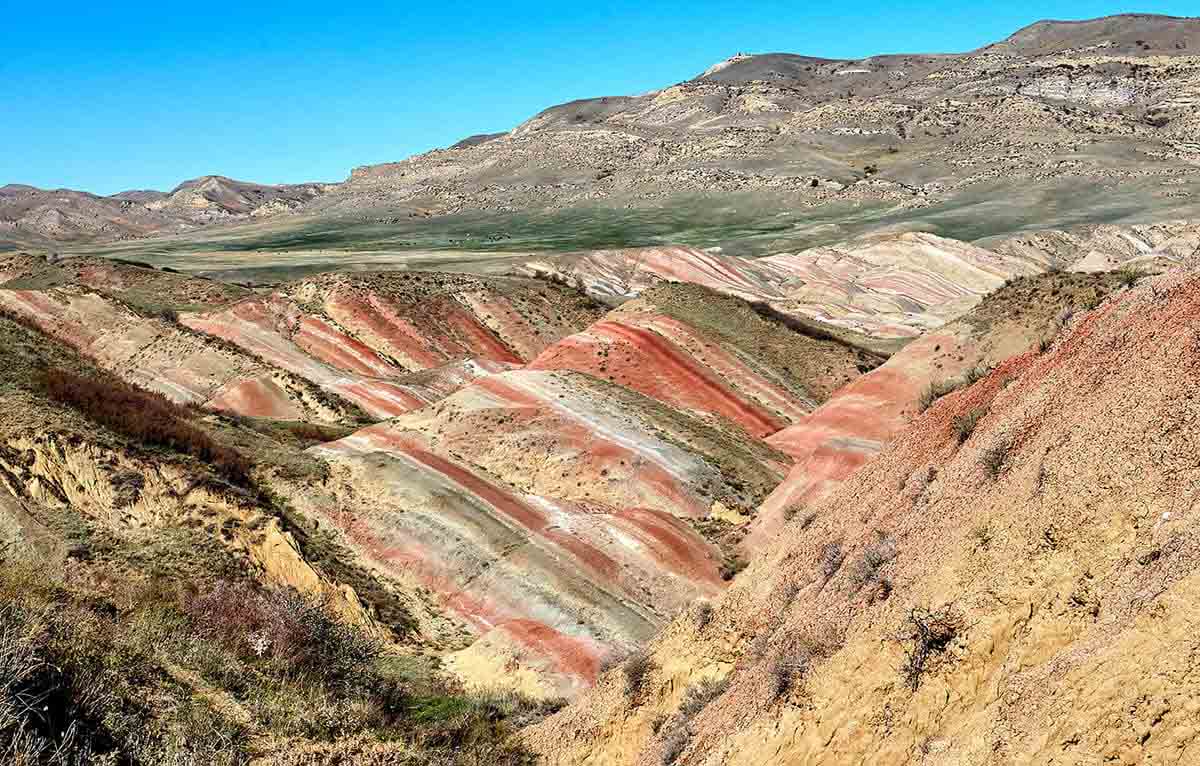 Private day tour to the Rainbow mountains in David Gareja area